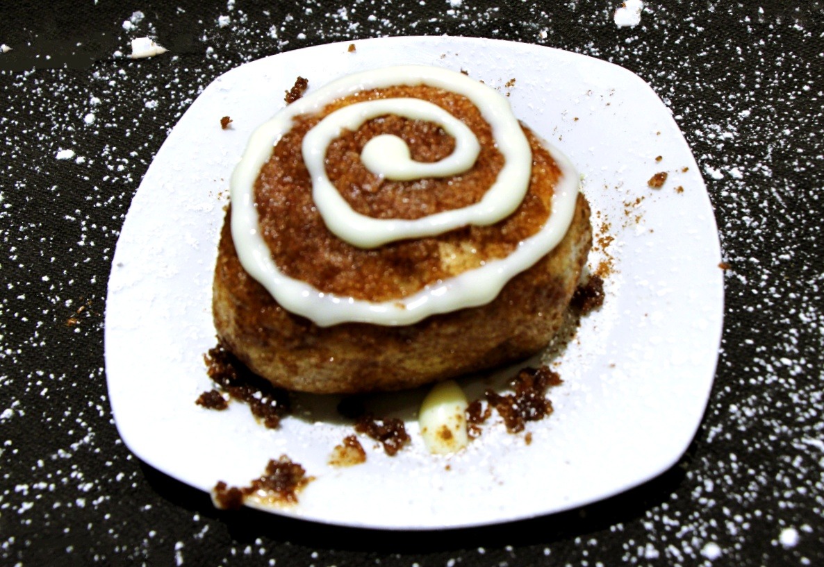 Iced pull-apart cinnamon bites