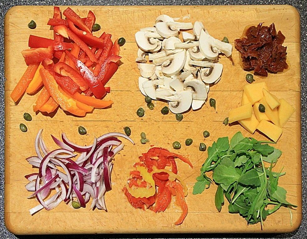 Vegetable pizza ingredients