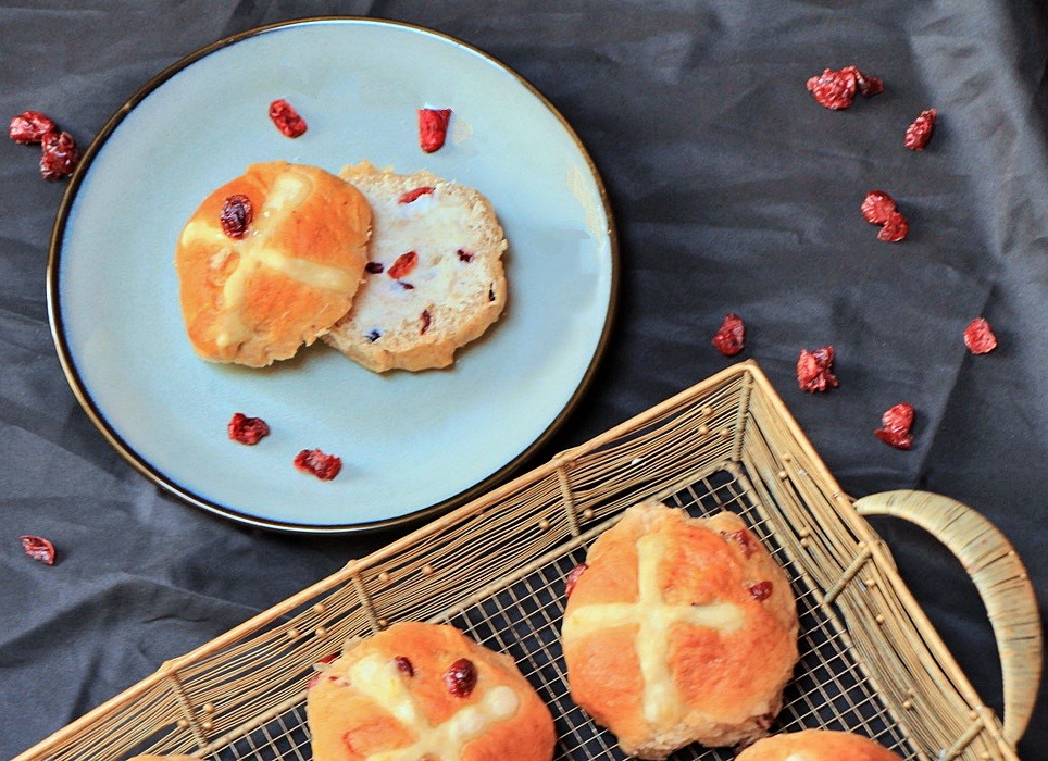 Cranberry hot cross buns