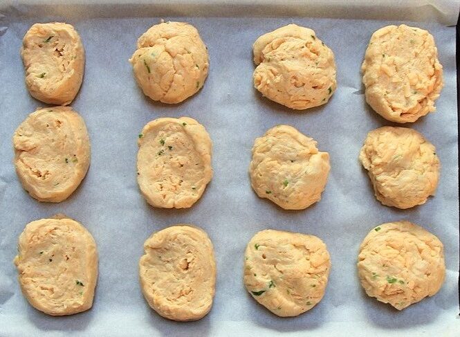 Ready to bake cheese tea biscuits