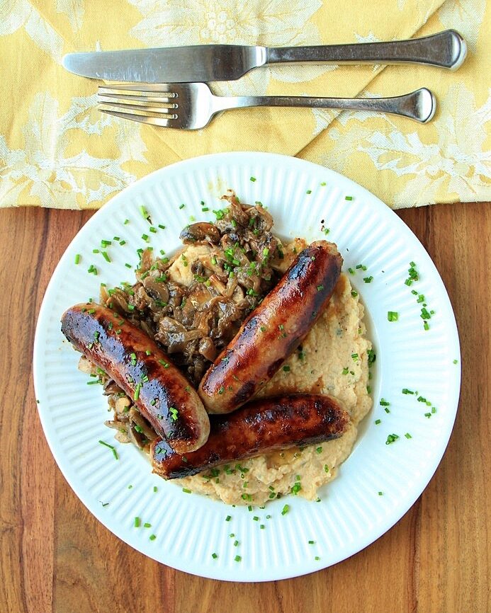 Cauliflower mash with Sausage, Onions and Mushrooms