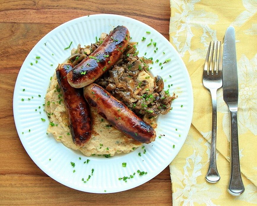 Cauliflower mash with Sausage, Onions and Mushrooms