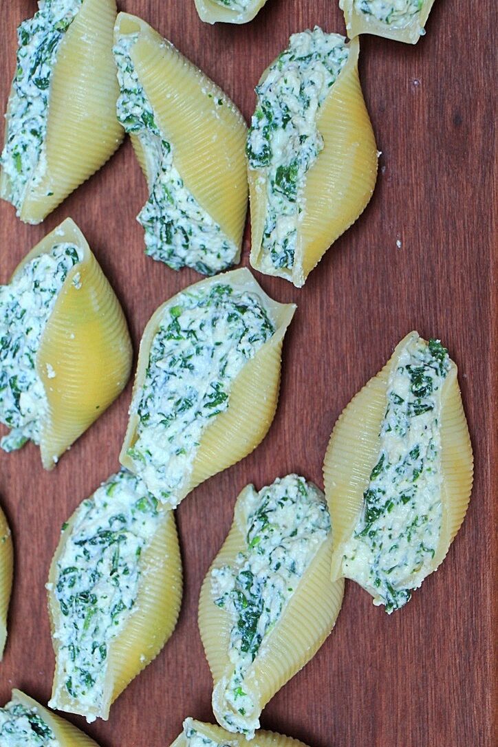 Ricotta and Spinach Filled Pasta Shells - Aroma and Essence