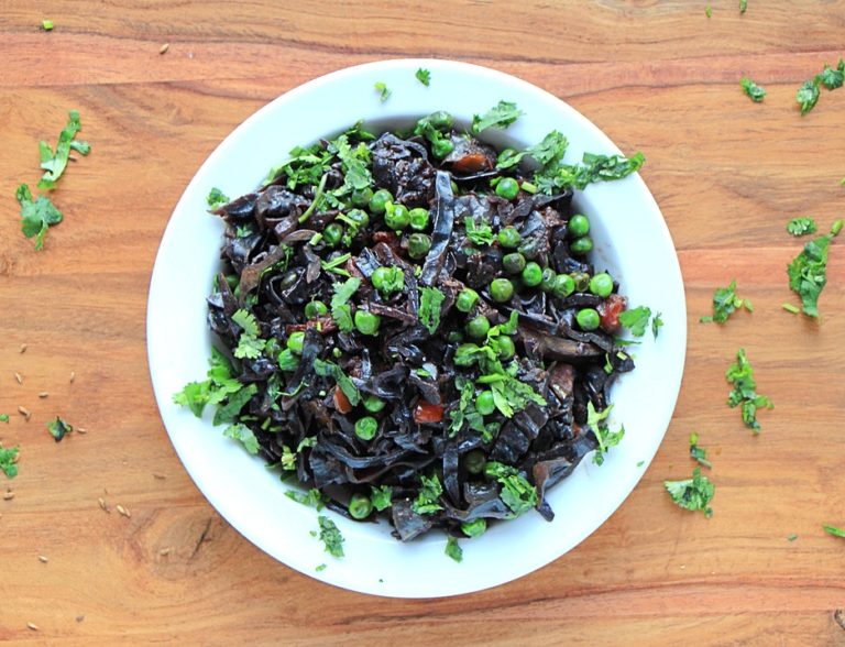 Delightful Curried Purple Cabbage with Peas