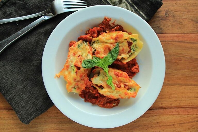 Ricotta and Spinach Filled Pasta Shells