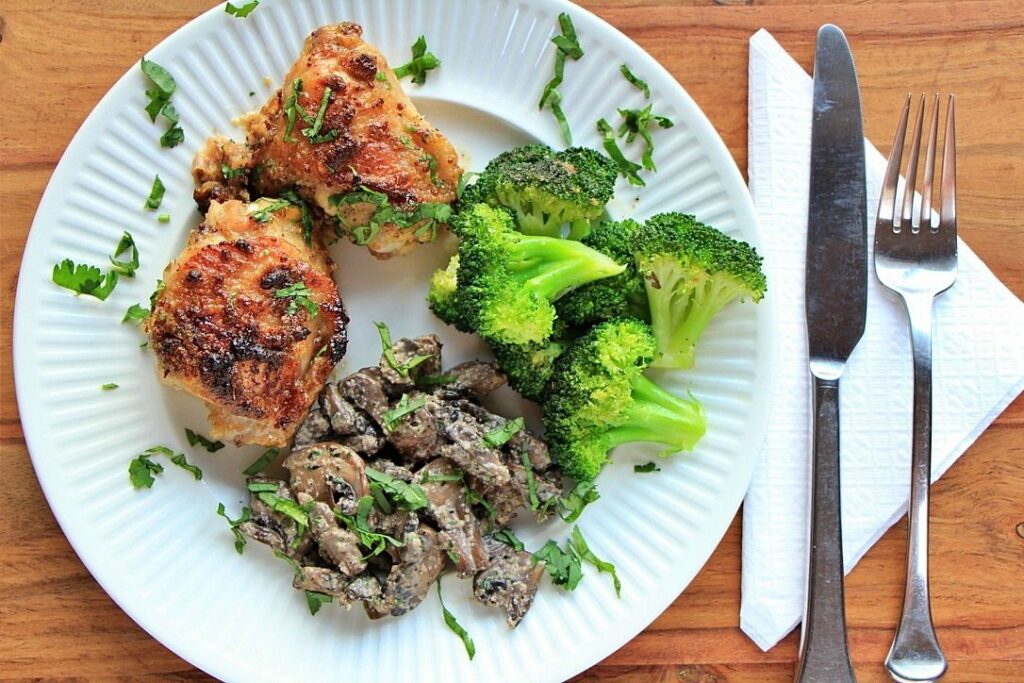 Honey mustard chicken with sautéed mushrooms and broccoli