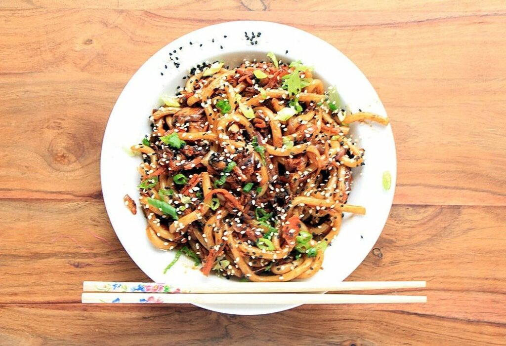 Vegetarian udon noodles