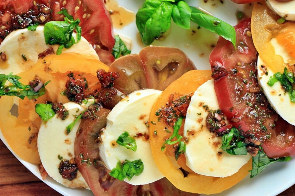 Heirloom tomato and mozzarella salad