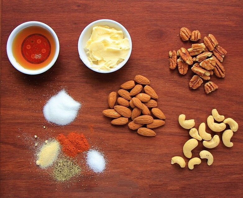 Ingredients for sweet and spicy nuts