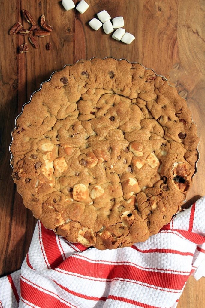 Two-in-one cookie pie