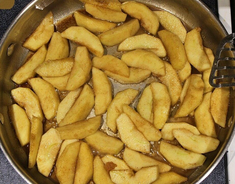 Apples in pan for apple pie toast