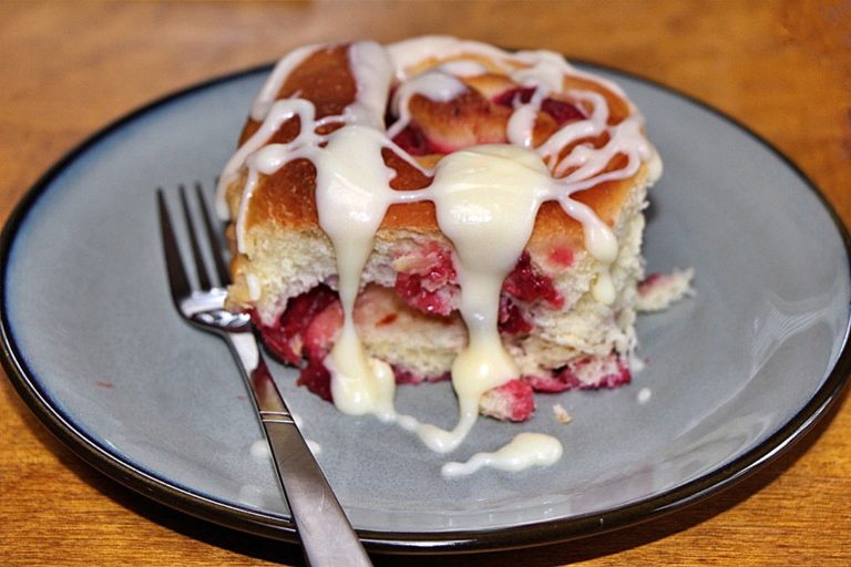 Scrumptious Left Over Cranberry Sauce Buns