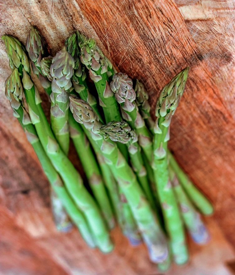 Crunchy Asparagus Salad with Edamame Aroma and Essence