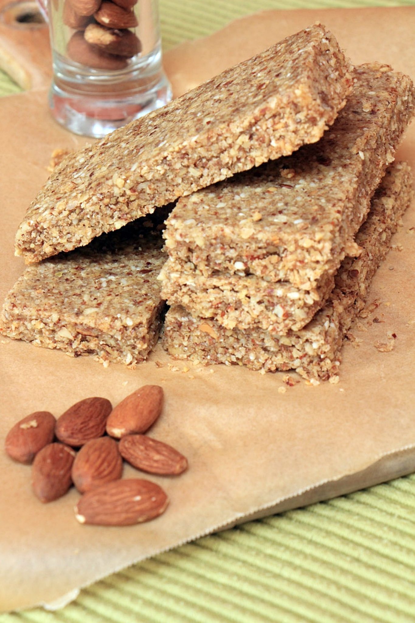 Naturally Sweetened Oat and Nut Bars Aroma and Essence