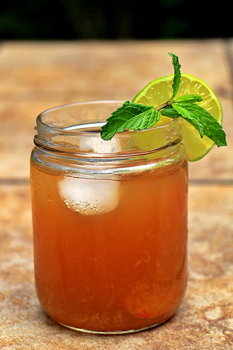 4 Ingredient Peach Iced Tea