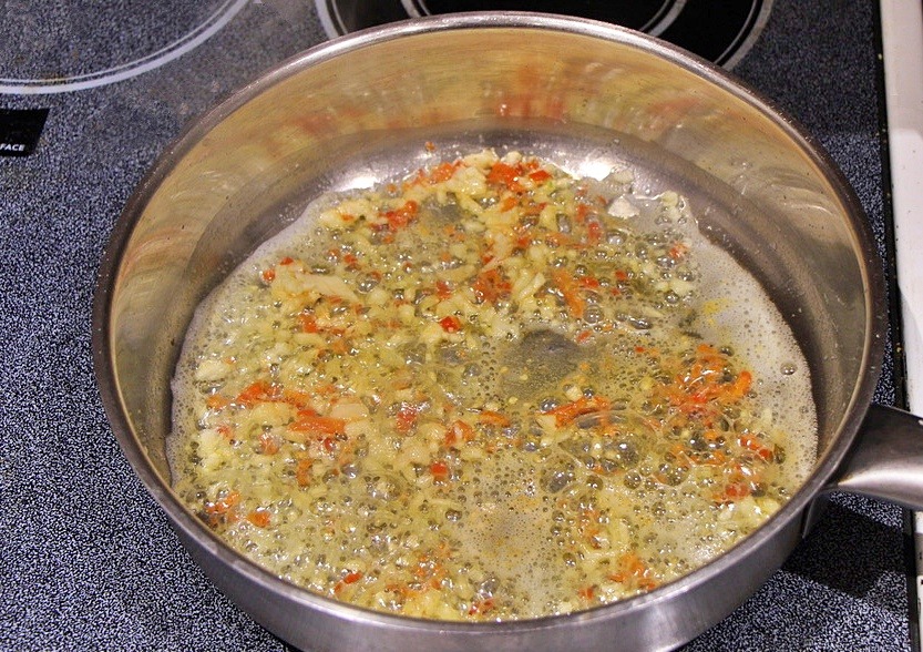 Garlic and chili in butter for garlic shrimp