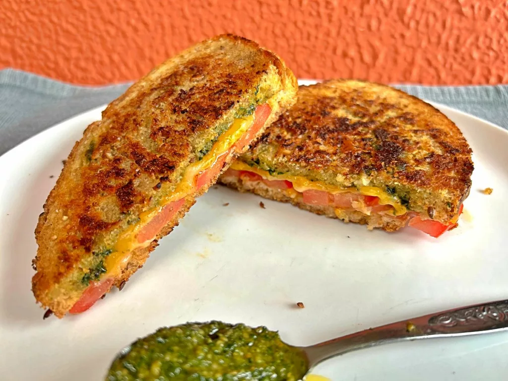 Pesto grilled cheese