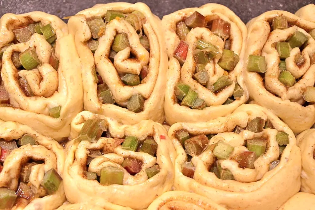 Rhubarb buns ready to bake