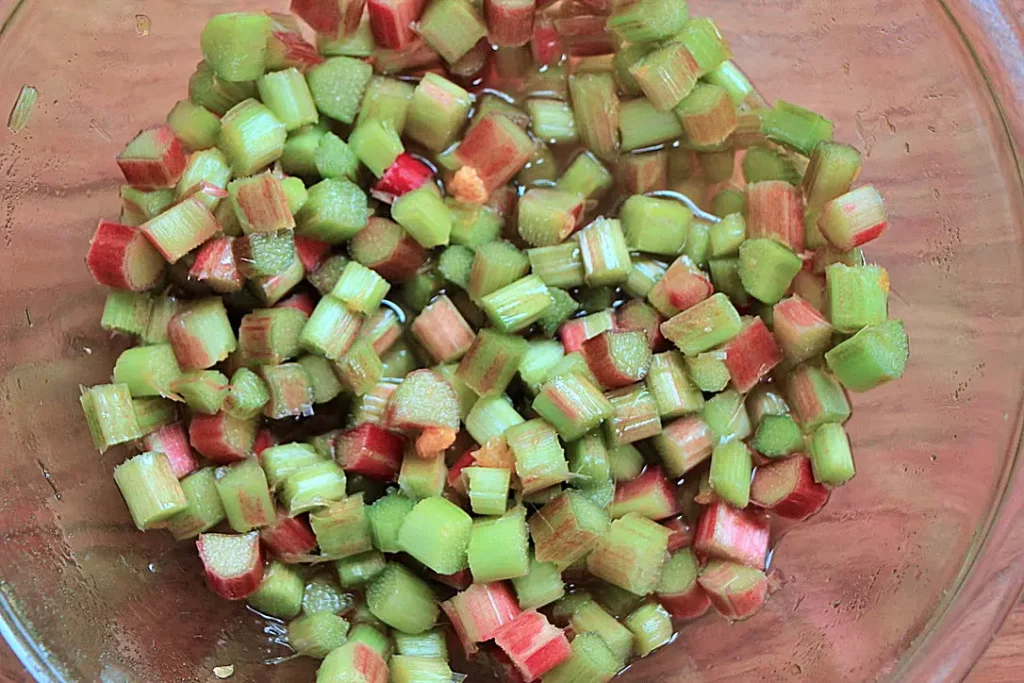 Rhubarb for rhubarb buns