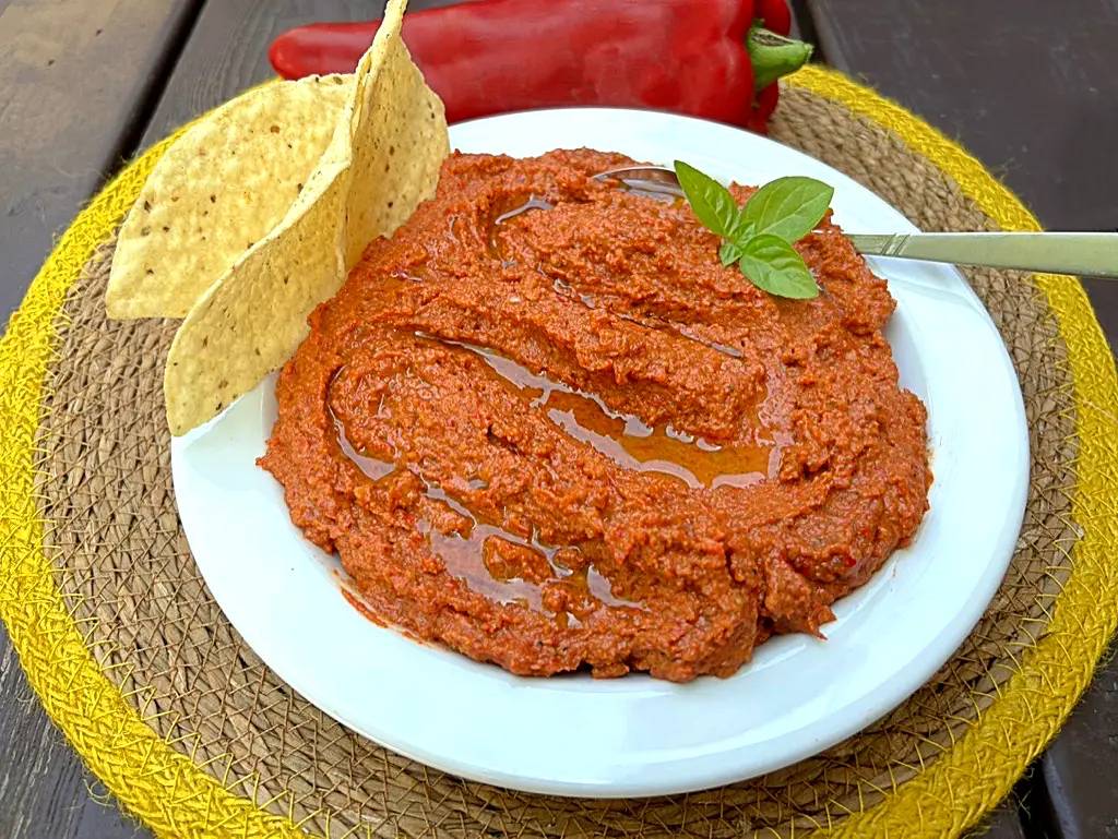 Red pepper dip (Muhammara)