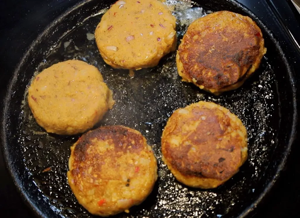 Aloo tikki cooking