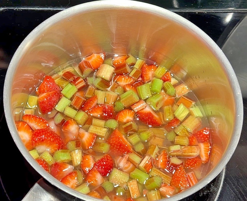 Rhubarb strawberry mixture