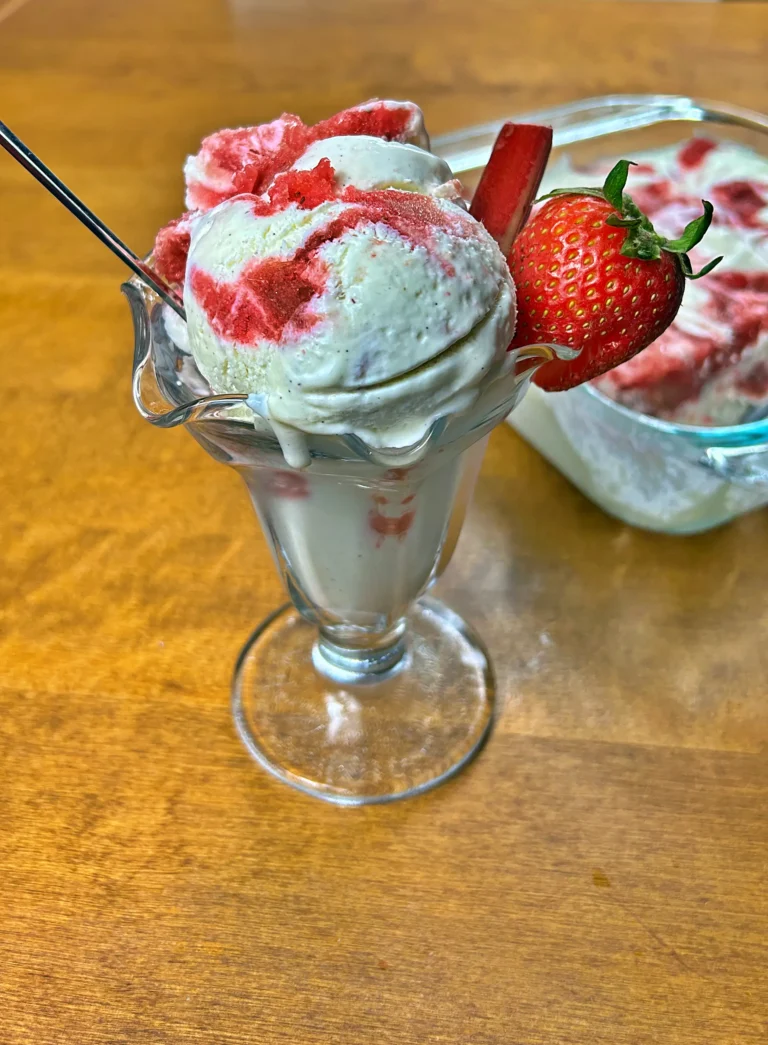 Rhubarb strawberry ice cream